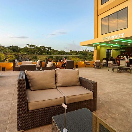 Signal Hill Comfort Inn & Suites Tobago מראה חיצוני תמונה