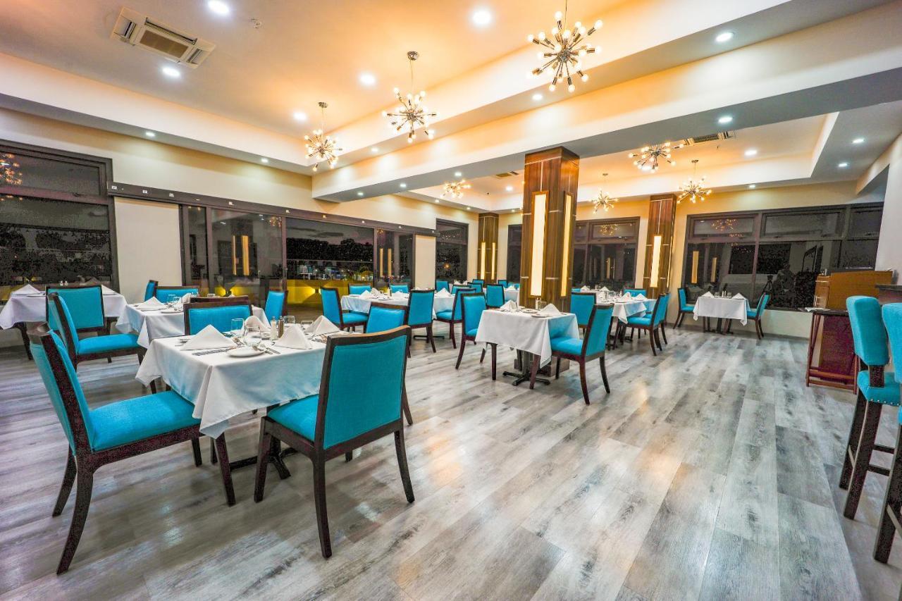 Signal Hill Comfort Inn & Suites Tobago מראה חיצוני תמונה