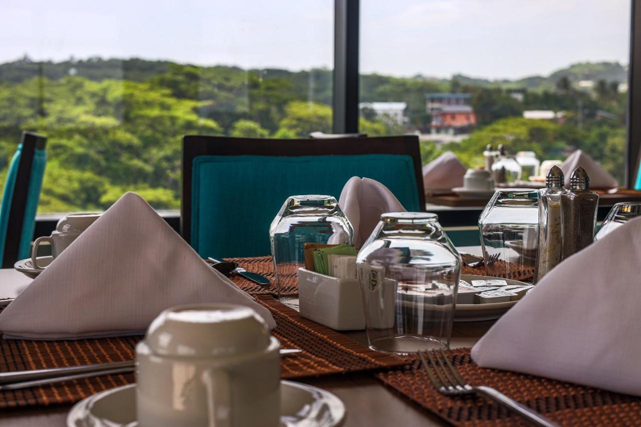Signal Hill Comfort Inn & Suites Tobago מראה חיצוני תמונה