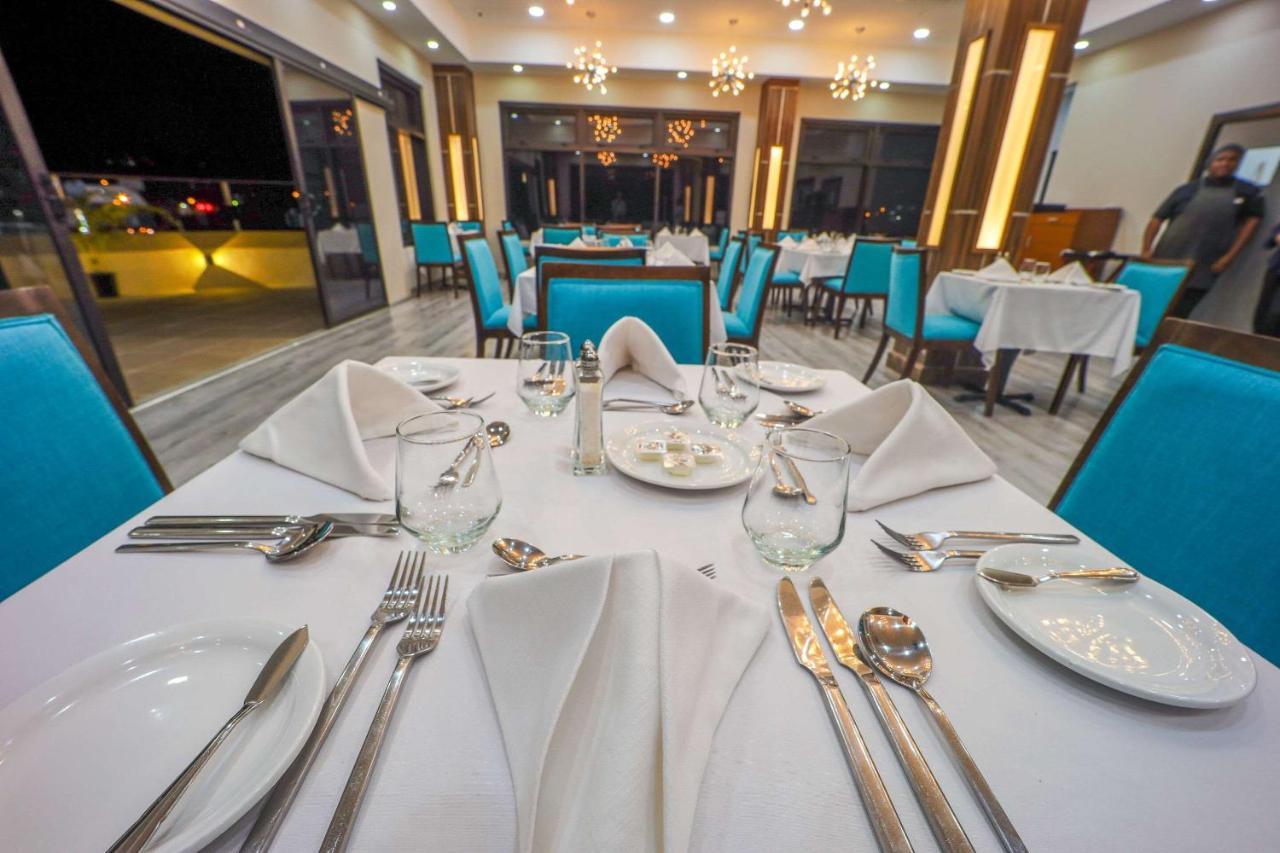 Signal Hill Comfort Inn & Suites Tobago מראה חיצוני תמונה