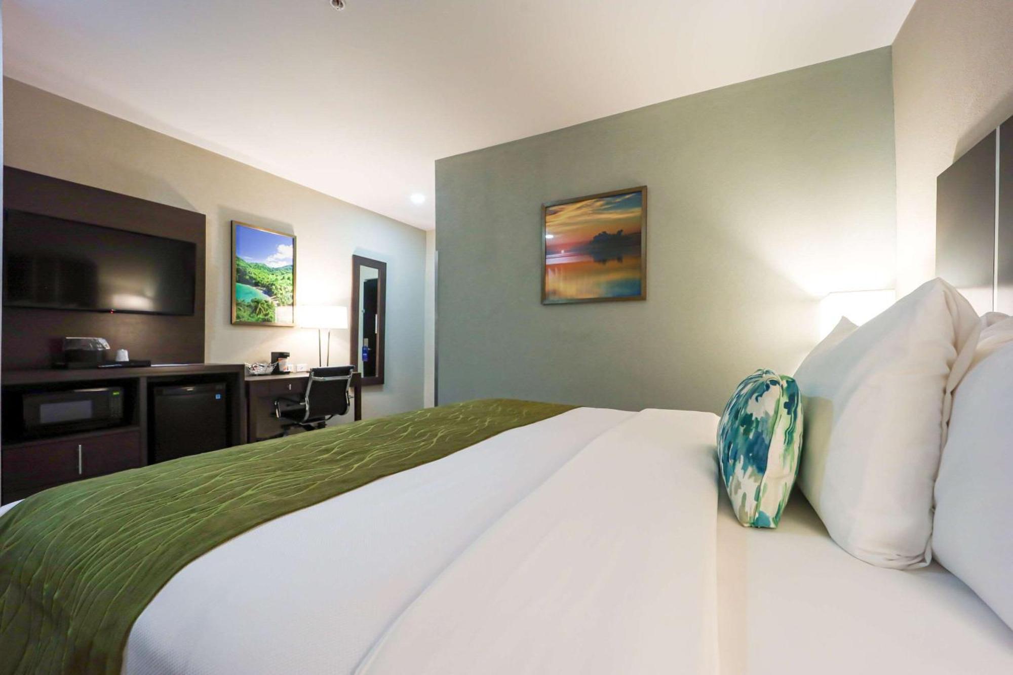 Signal Hill Comfort Inn & Suites Tobago מראה חיצוני תמונה