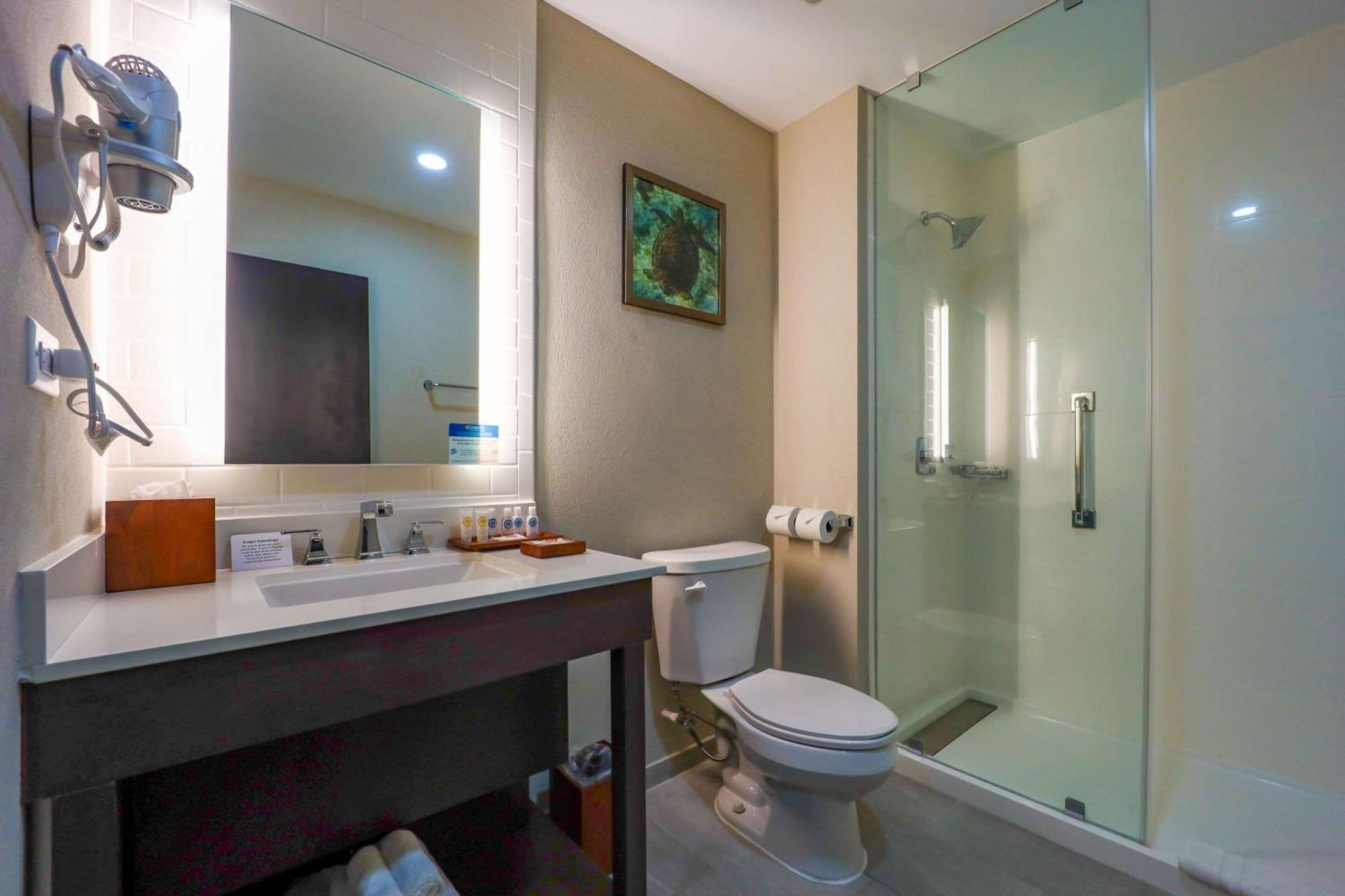 Signal Hill Comfort Inn & Suites Tobago מראה חיצוני תמונה